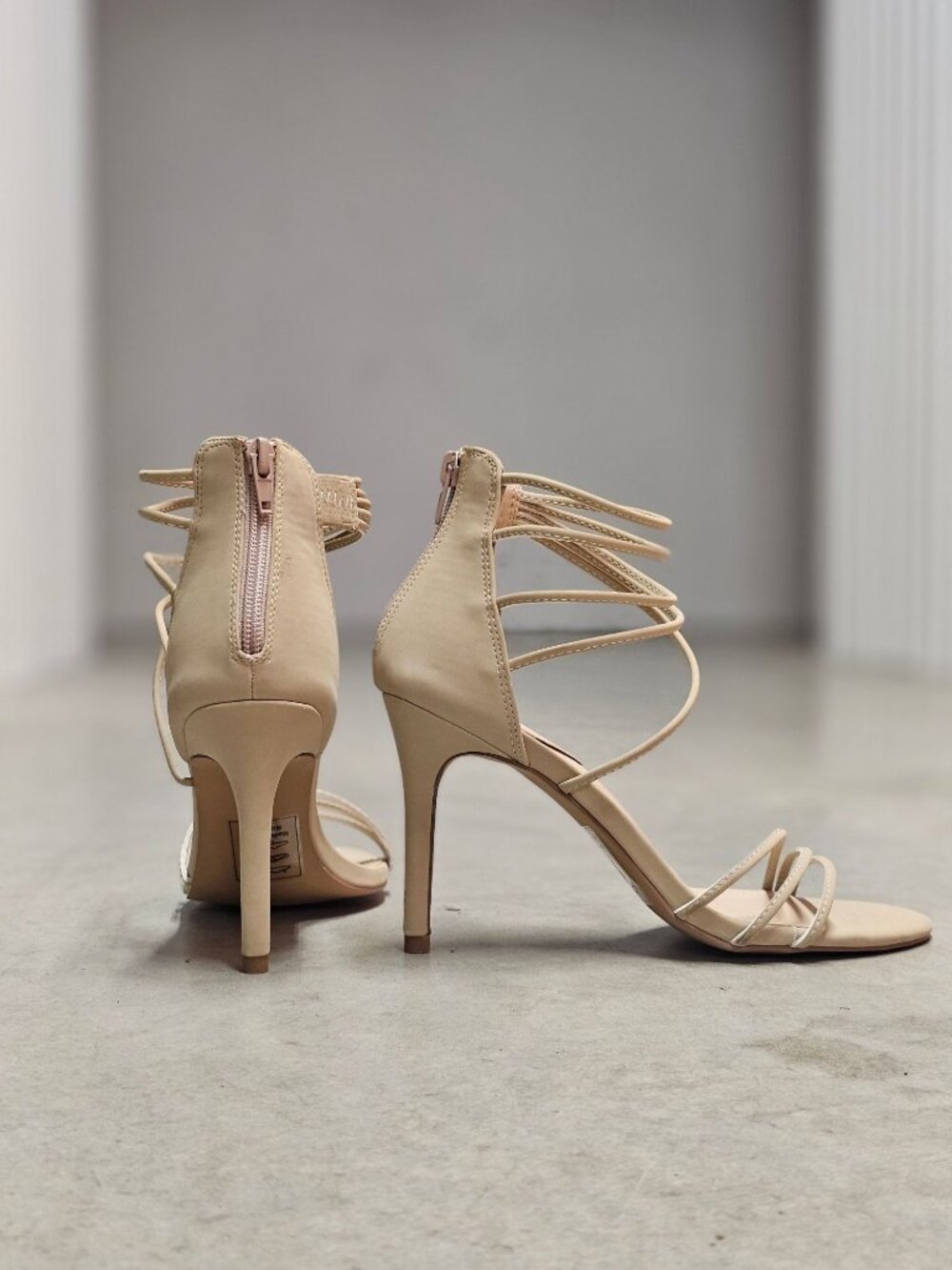 Strappy Natural Heeled Sandals With Zipper Back Closure Stiletto Heel Elegant De - Picture 7 of 12